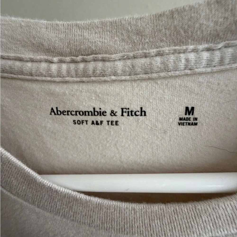 Abercrombie & Fitch men's graphic T Shirt Size M Medium Logo Short sleeve - Picture 4 of 5